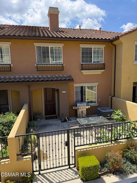 Photo of 332 E Hilltop Way, Thousand Oaks, CA 91362 (MLS # 226001816)