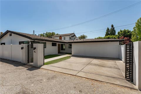 Photo of 23030 Dolorosa ST, Woodland Hills, CA 91367 (MLS # SR26142389)
