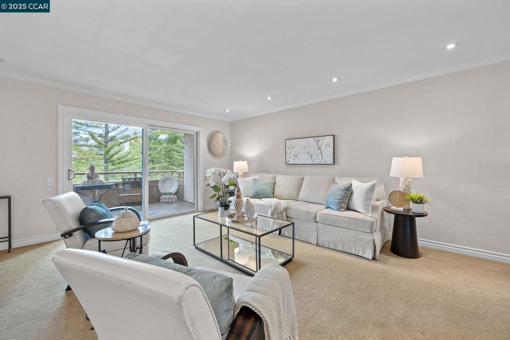 ROSSMOOR - Residential