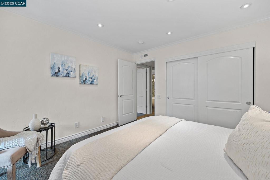 ROSSMOOR - Residential