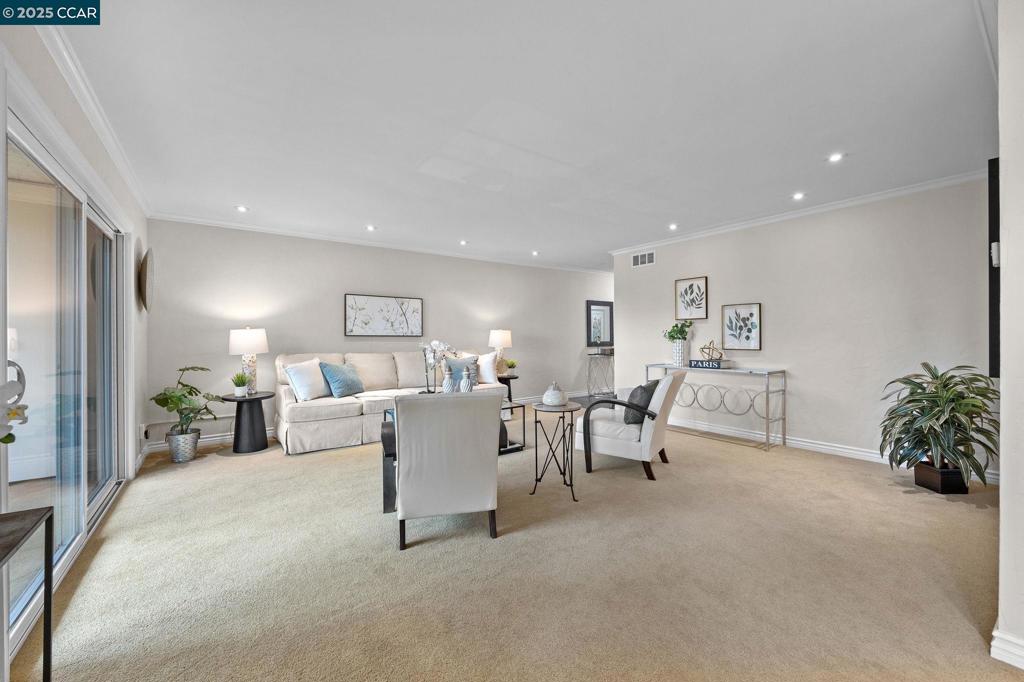 ROSSMOOR - Residential