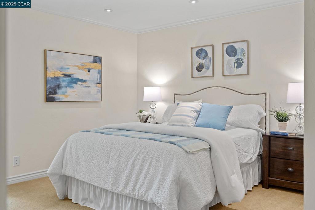 ROSSMOOR - Residential