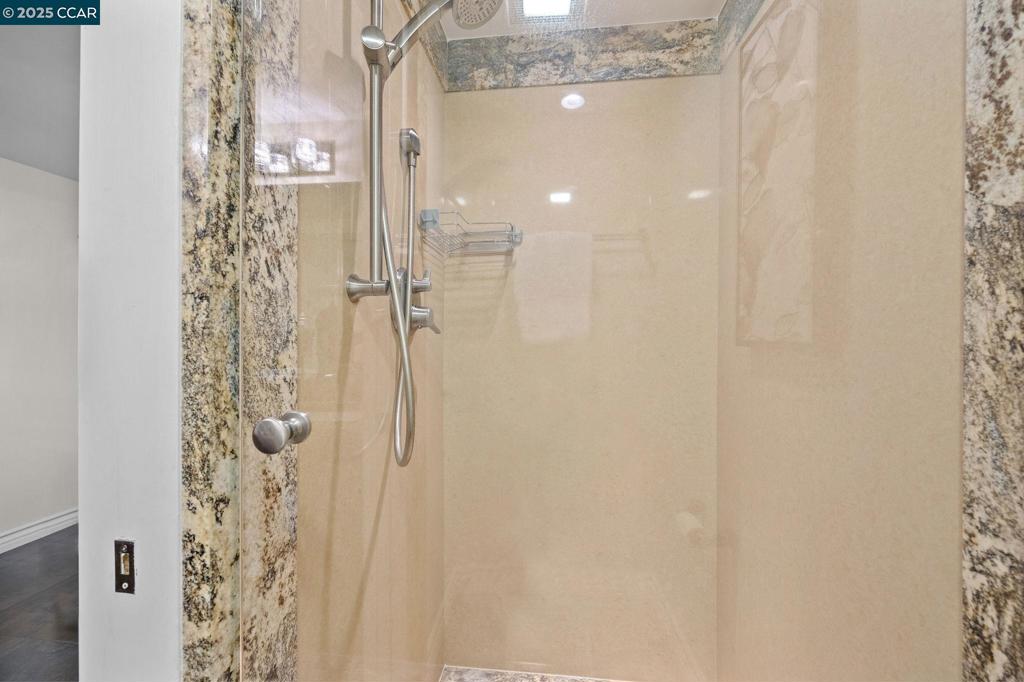 ROSSMOOR - Residential