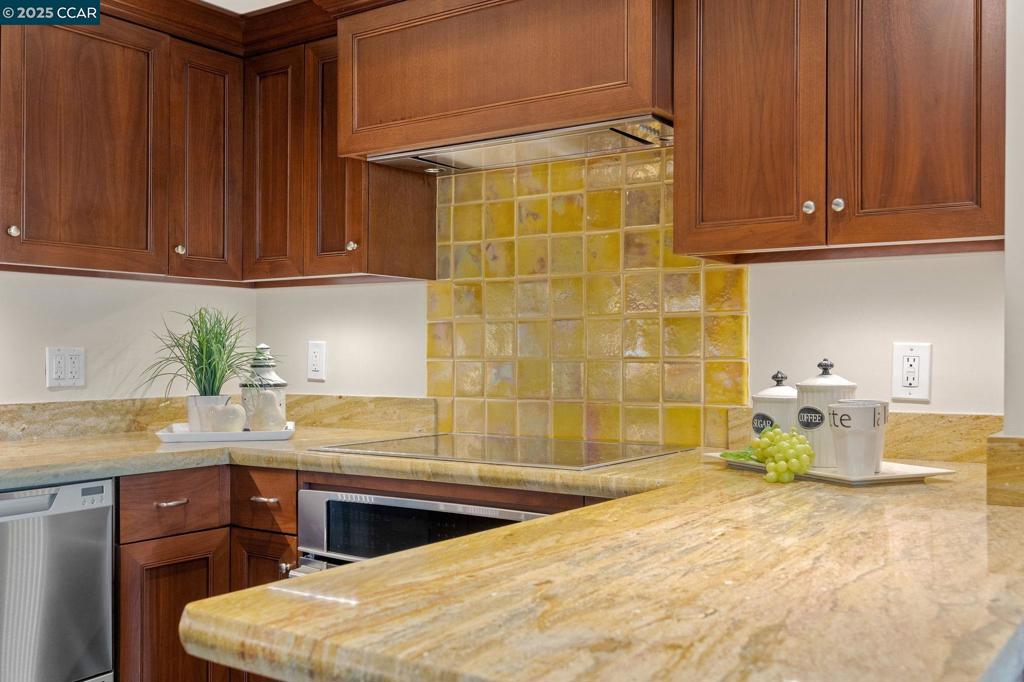 ROSSMOOR - Residential