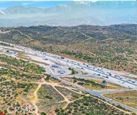 Photo of 0 Mariposa, Oak Hills, CA 92344 (MLS # HD26039786)