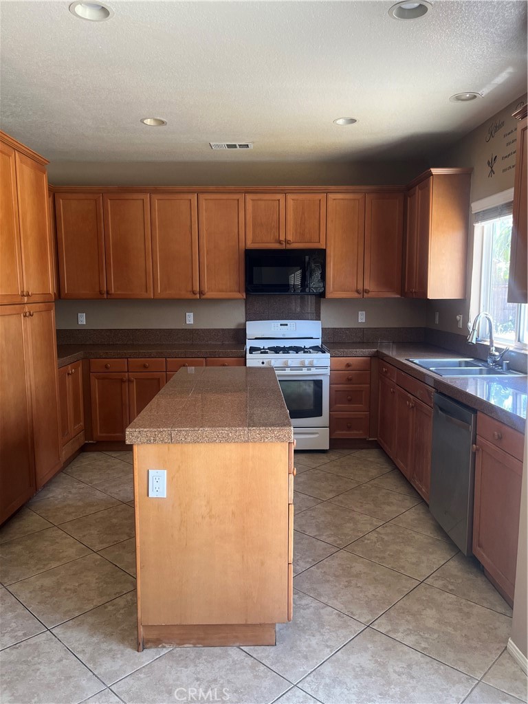 2288 Dove Court