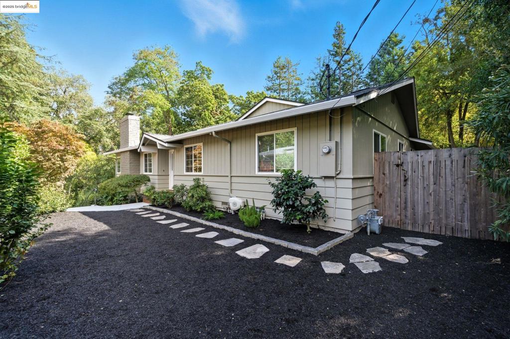 HIDDEN VALLEY - Residential