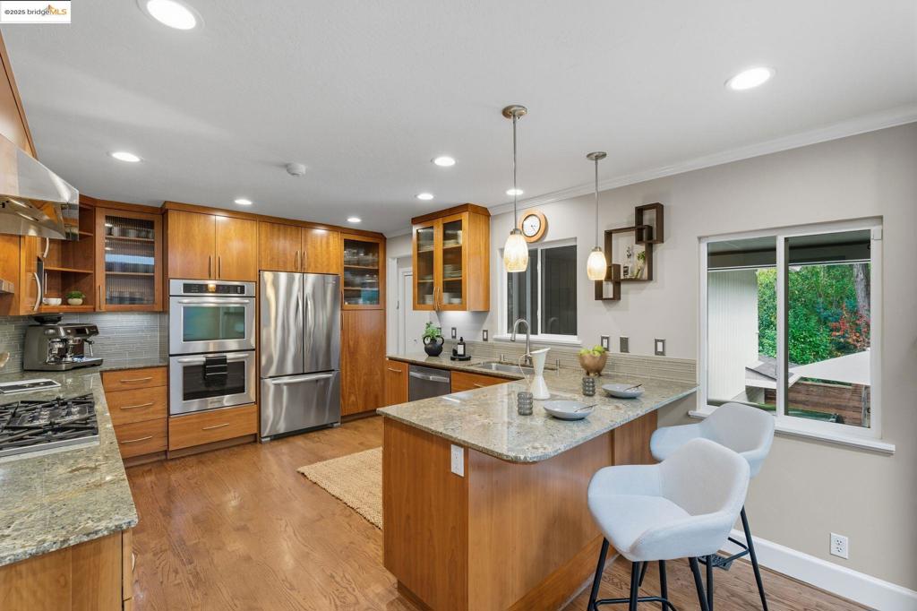 HIDDEN VALLEY - Residential