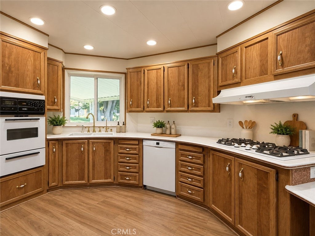929 E Foothill Boulevard 52