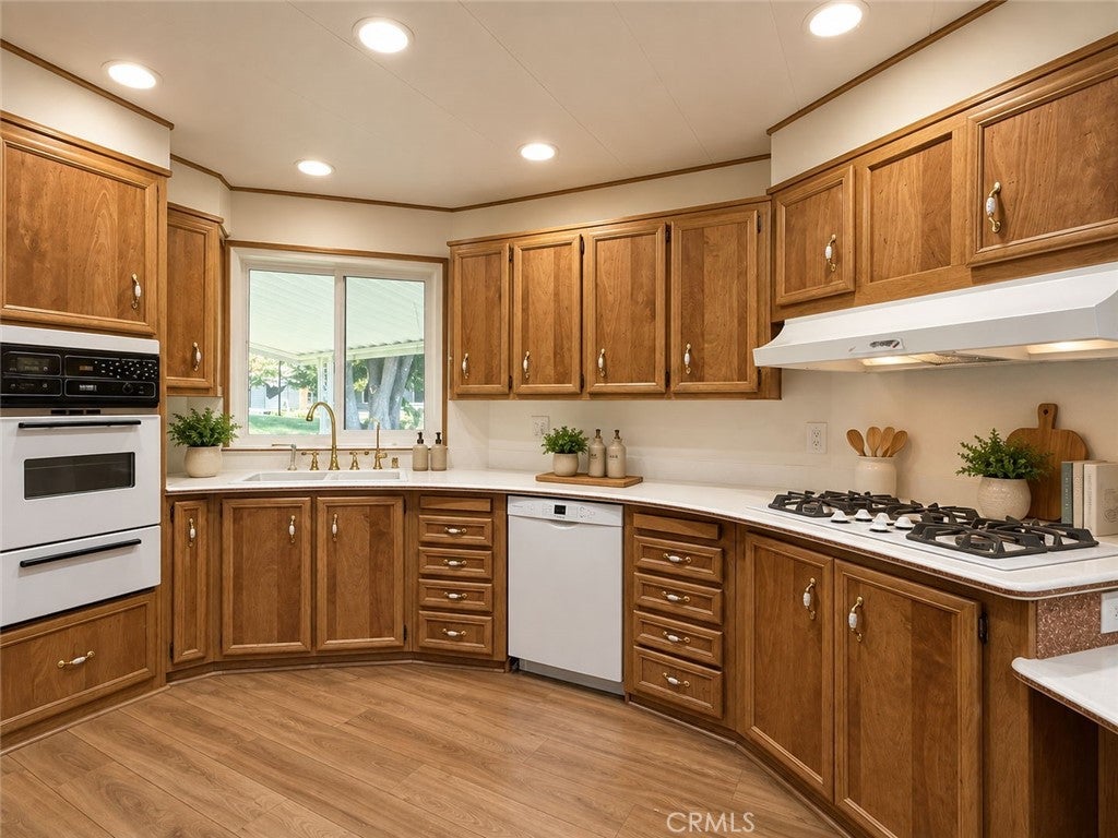 929 E Foothill Boulevard 52