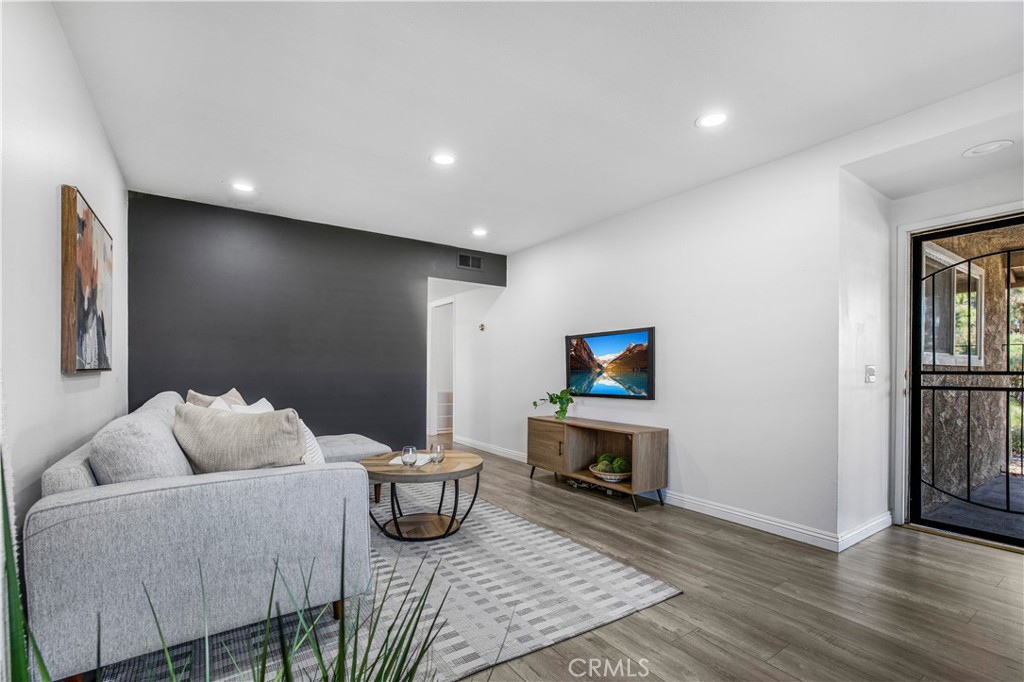 939 W Pine Street 44