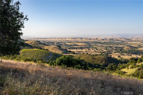 Tiny photo for 2762 Adelaida Road, Paso Robles, CA 93446 (MLS # NS26099588)