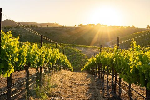 Tiny photo for 2762 Adelaida Road, Paso Robles, CA 93446 (MLS # NS26099588)