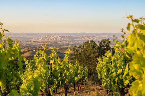 Tiny photo for 2762 Adelaida Road, Paso Robles, CA 93446 (MLS # NS26099588)