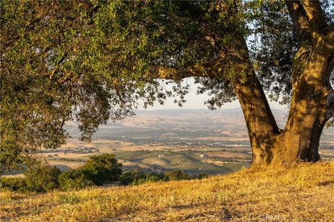 Tiny photo for 2762 Adelaida Road, Paso Robles, CA 93446 (MLS # NS26099588)
