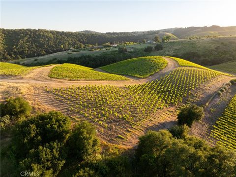 Tiny photo for 2762 Adelaida Road, Paso Robles, CA 93446 (MLS # NS26099588)