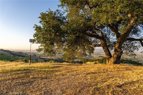 Tiny photo for 2762 Adelaida Road, Paso Robles, CA 93446 (MLS # NS26099588)