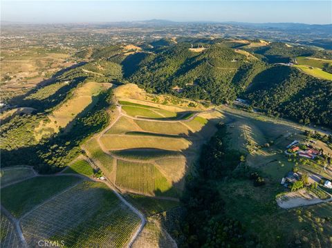 Tiny photo for 2762 Adelaida Road, Paso Robles, CA 93446 (MLS # NS26099588)