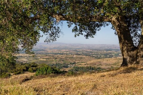 Tiny photo for 2762 Adelaida Road, Paso Robles, CA 93446 (MLS # NS26099588)