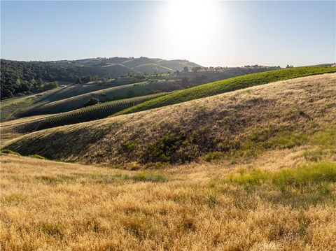 Tiny photo for 2762 Adelaida Road, Paso Robles, CA 93446 (MLS # NS26099588)