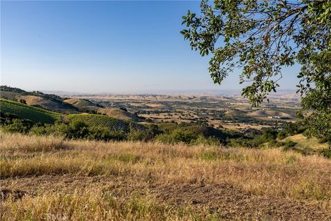 Tiny photo for 2762 Adelaida Road, Paso Robles, CA 93446 (MLS # NS26099588)
