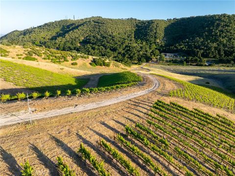 Tiny photo for 2762 Adelaida Road, Paso Robles, CA 93446 (MLS # NS26099588)
