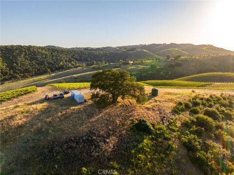 Tiny photo for 2762 Adelaida Road, Paso Robles, CA 93446 (MLS # NS26099588)
