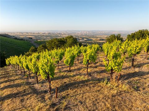 Tiny photo for 2762 Adelaida Road, Paso Robles, CA 93446 (MLS # NS26099588)