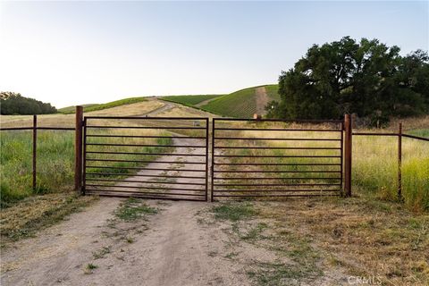 Tiny photo for 2762 Adelaida Road, Paso Robles, CA 93446 (MLS # NS26099588)