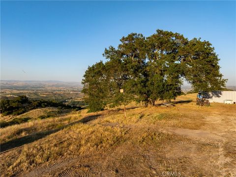 Tiny photo for 2762 Adelaida Road, Paso Robles, CA 93446 (MLS # NS26099588)