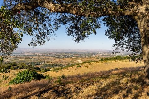 Tiny photo for 2762 Adelaida Road, Paso Robles, CA 93446 (MLS # NS26099588)