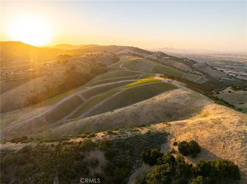 Tiny photo for 2762 Adelaida Road, Paso Robles, CA 93446 (MLS # NS26099588)