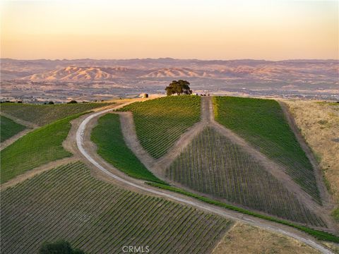 Tiny photo for 2762 Adelaida Road, Paso Robles, CA 93446 (MLS # NS26099588)