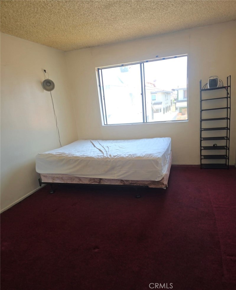1239 W Rosecrans