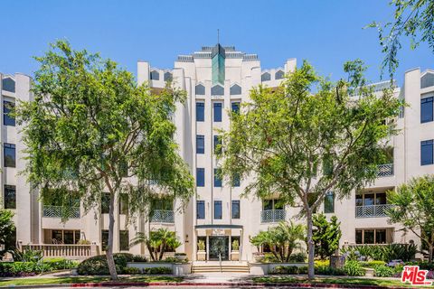 Photo of 5625 Crescent Park Park #126, Playa Vista, CA 90094 (MLS # 26773361)