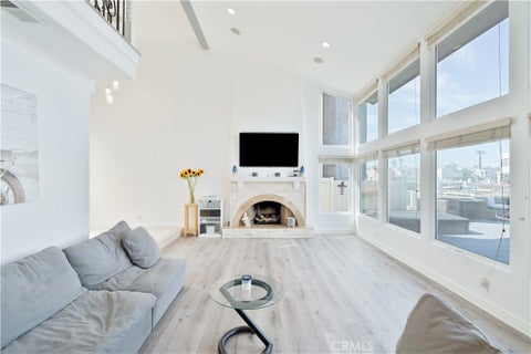 Tiny photo for 2355 Peninsula Rd, Oxnard, CA 93035 (MLS # SR26184971)