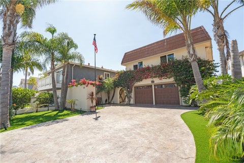Tiny photo for 2355 Peninsula Rd, Oxnard, CA 93035 (MLS # SR26184971)