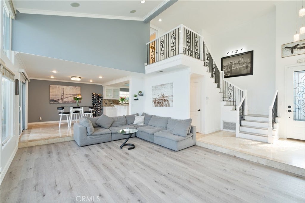 2355 Peninsula