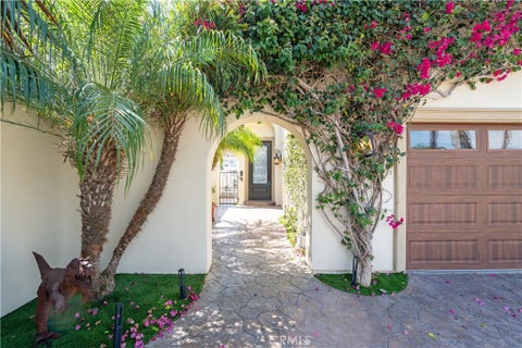 Tiny photo for 2355 Peninsula Rd, Oxnard, CA 93035 (MLS # SR26184971)