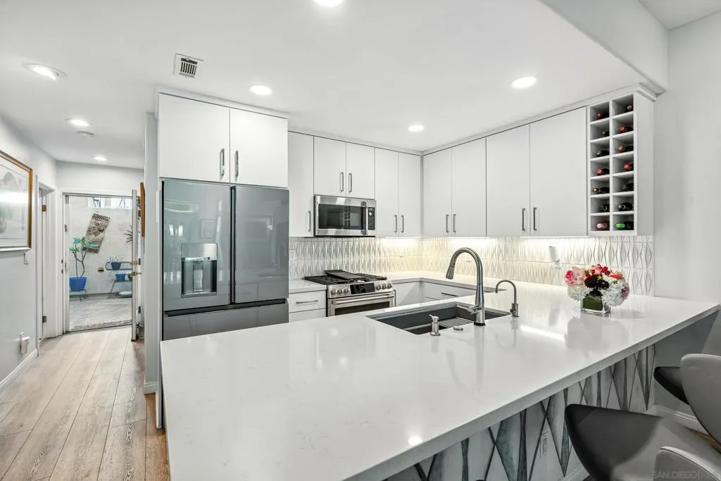 San Diego, California 92103, United States, 3 Bedrooms Bedrooms, ,3 BathroomsBathrooms,Residential,Active,16854