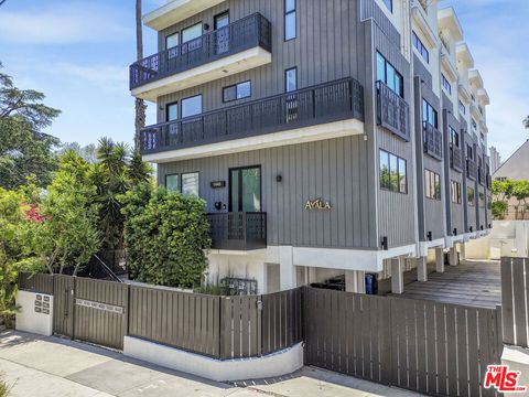 Photo of 1447 N Martel Avenue, Los Angeles, CA 90046 (MLS # 26638807)