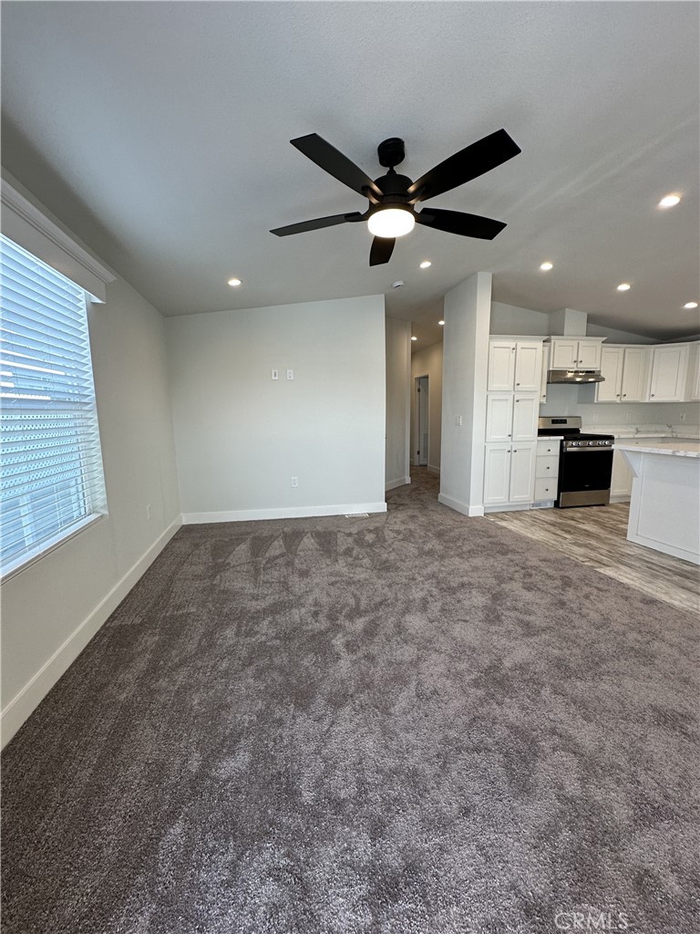 15621 Beach Blvd 8