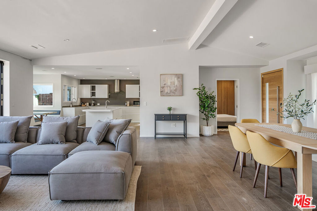 2612 Carman Crest Drive