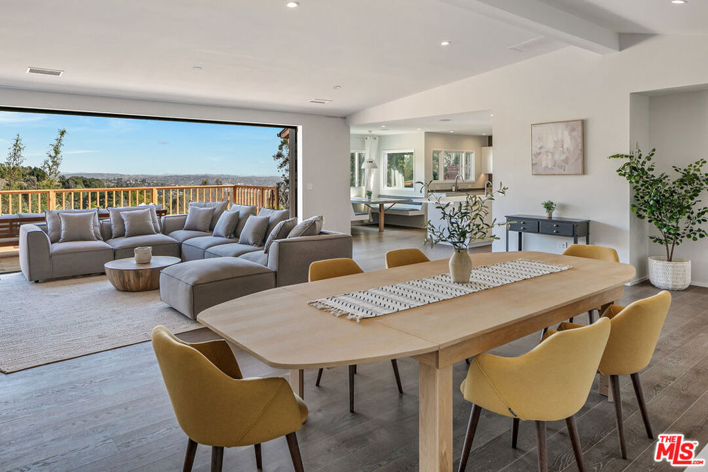 2612 Carman Crest Drive