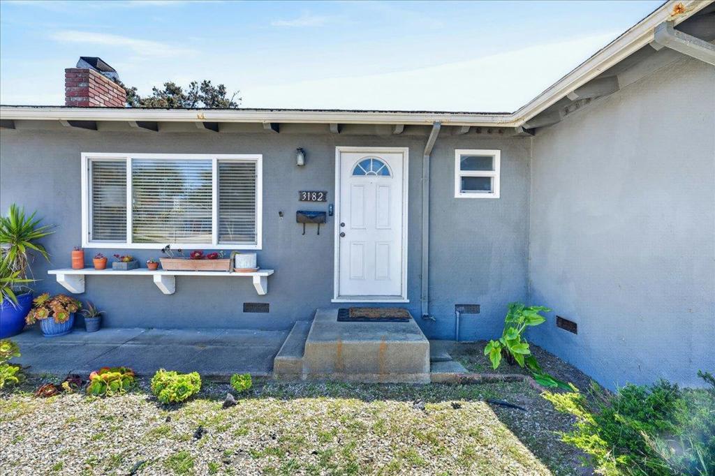3182 Vista Del Camino