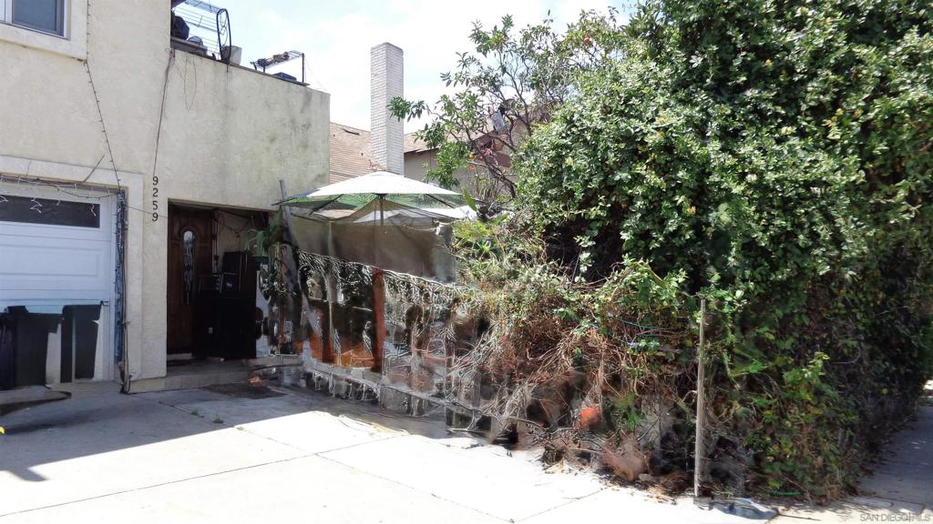 Investor Special in Prime Mira Mesa Location! Located in the heart of vibrant Mira Mesa, this rare find offers over 2,700 square feet and 5 generous bedrooms—plenty of room to dream big. Yes, it needs some major TLC, but the potential payoff? Even bigger. Whether you're looking to flip, rent, or renovate into your forever home, this diamond in the rough is a golden opportunity waiting to shine. Property is sold in "AS IS" condition. Seller will make no repairs or modifications. Approximate showings to begin August 2. DO NOT DISTURB TENANTS. Room measurements are approximate only.