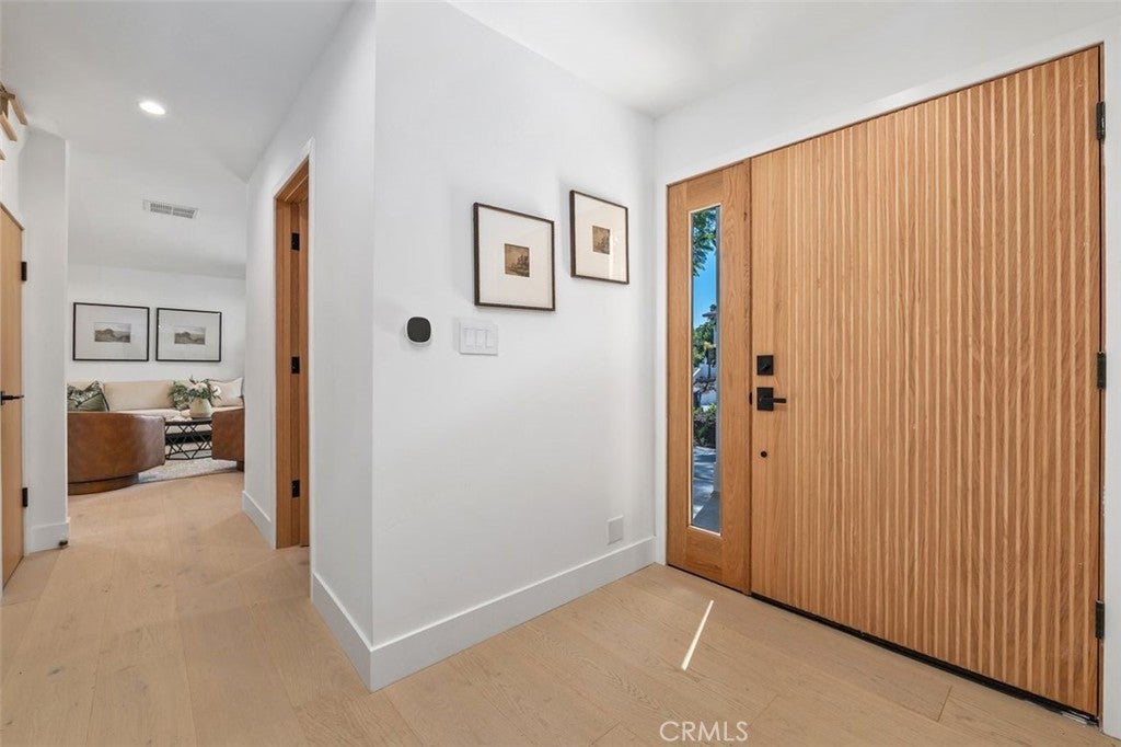 Photo of 24621 Calvert Street, Woodland Hills, CA 91367 (MLS # SR26211277)