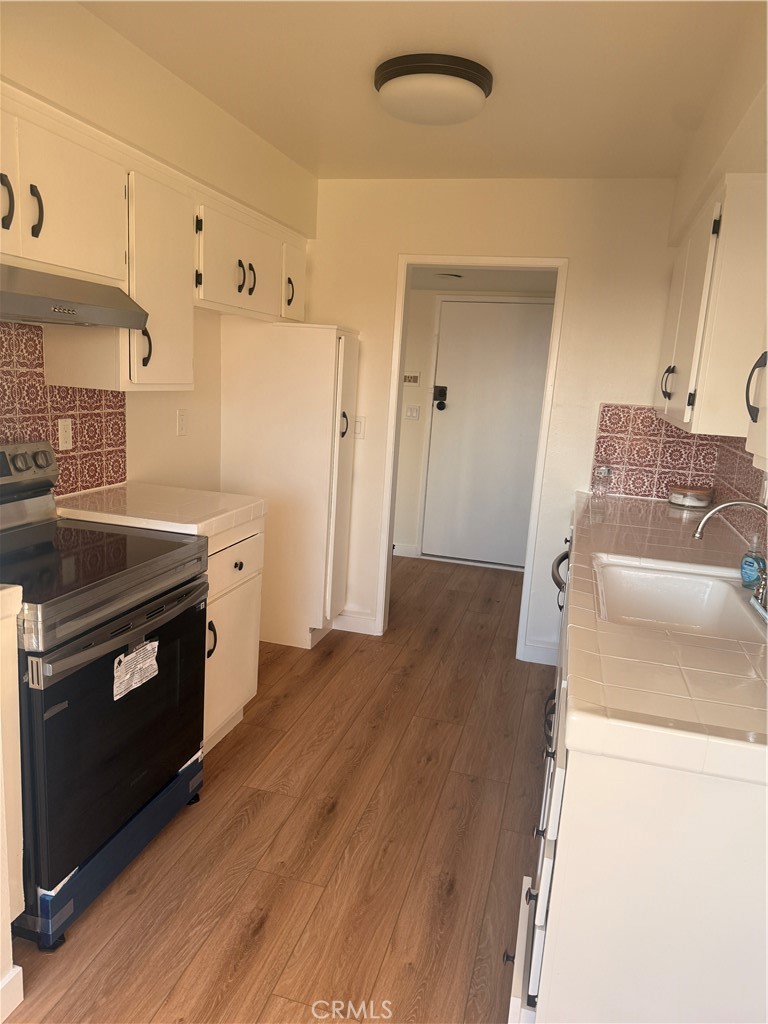 770 W Imperial Avenue 87