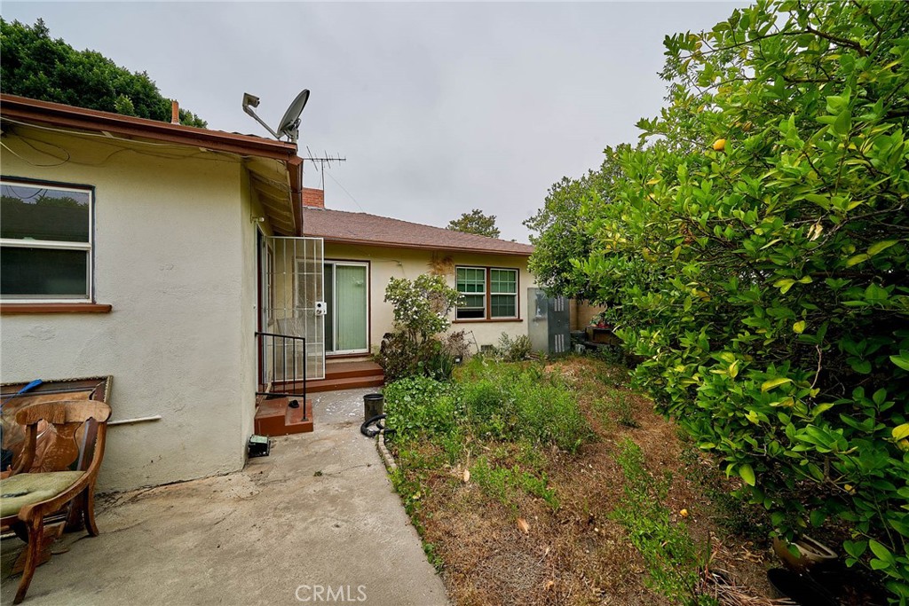3744 Myrtle Avenue