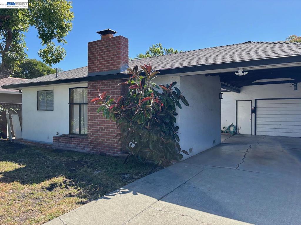692 Borregas Ave